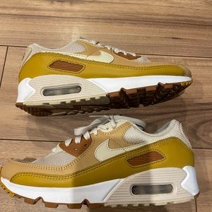 Nike Air Women’s Sneaker